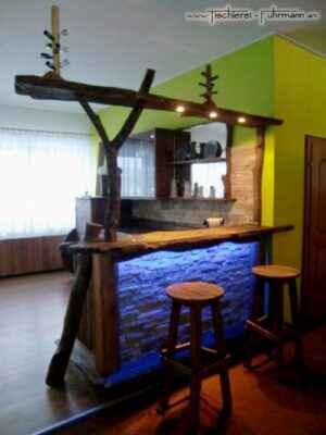 Rustikale Bar mit LED Beleuchtung