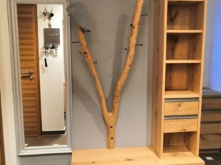 Diele in Wild Eiche mit Ast