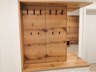 Diele in Wildeiche mit durchlaufender Holzmaserung