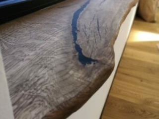 Fensterback in Eiche mit Naturkante