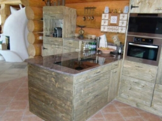 Altholzk&uuml;che in Fichte mit Stein Paradieso Bash