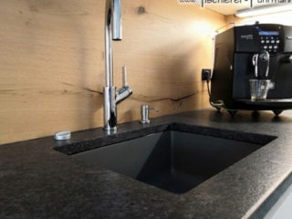 Unterbauspüle Keramik von System Ceram und Seifenspender