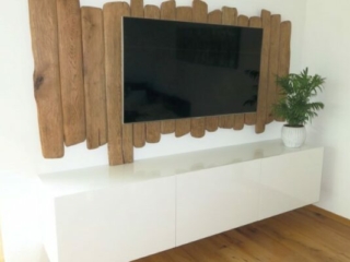 Rustikale TV R&uuml;ckwand in Eiche
