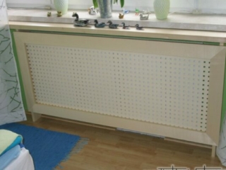 Heizk&ouml;rperverbau in Ahorn furniert mit Lochblech