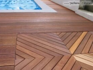 Bangkirai Poolumrandung