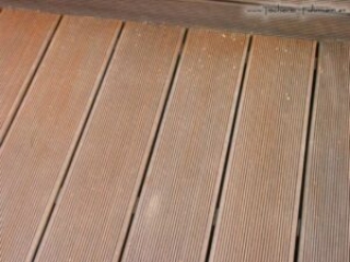 Geriffelte Bangkirai Holzdielen