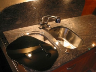 Flächenbündige Ceranglas Abdeckung als Schneidebrett