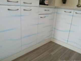 Durchgehende Wolkenstruktur über die ganze Küche