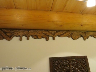 Abschlussbenden in Naturstammhaus