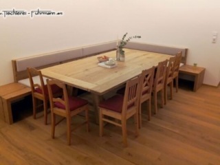 Massivholztisch mit Wildeiche Eckbank