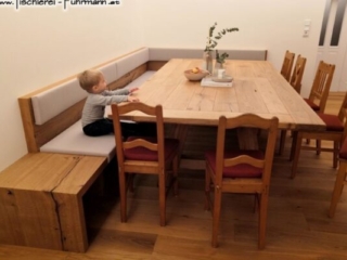 Massiver Tisch in Alteiche rustikal