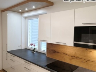 Hochglanzküche in weiß