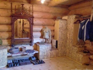 Eingangsbereich Naturstammhaus aus Fichte Altholz