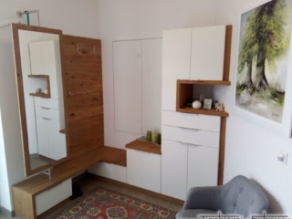 Asteiche Garderobe mit drehbarem Spiegel