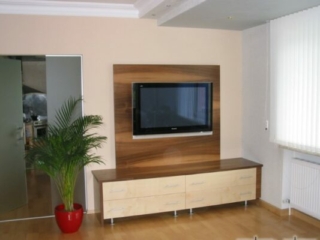 Satin Nuss mit Ahorn furniert