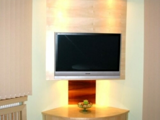 TV Wand mit Beleuchtung