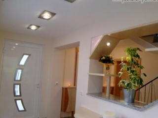 Eingangsbereich in Ahorn